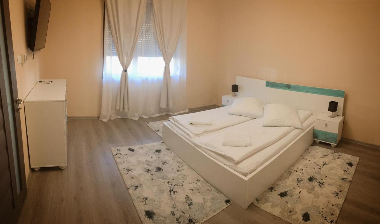 Milan house Appartement Arad Buitenkant foto